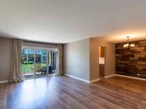 1402 Wentworth Ct, Vernon Hills, IL 60061