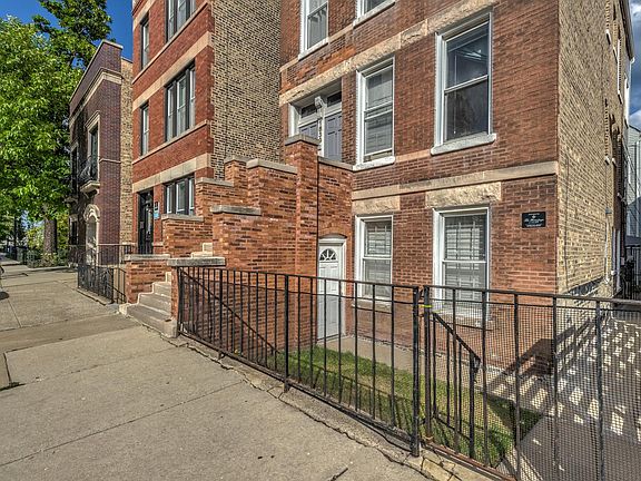 4th image of 1839 N Hermitage Ave