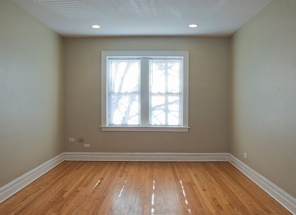 2nd image of 4516 W Wellington Ave #1W
