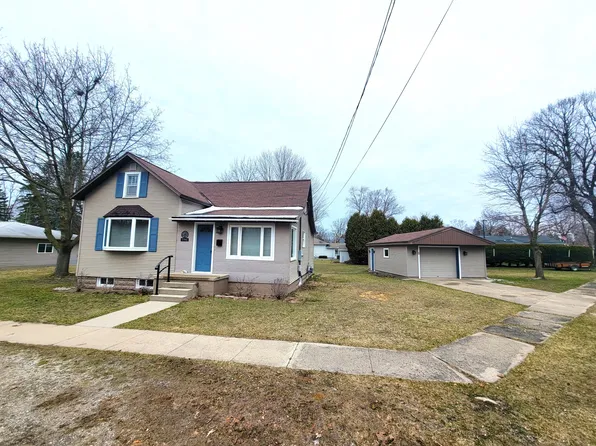 1306 27th St, Manistee, MI 49660