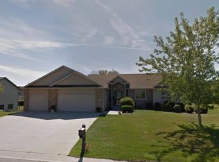 480 Whispering Hills Dr, Saint Charles, MN 55972