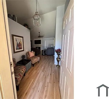 6334 W Potter Dr — Photo 2