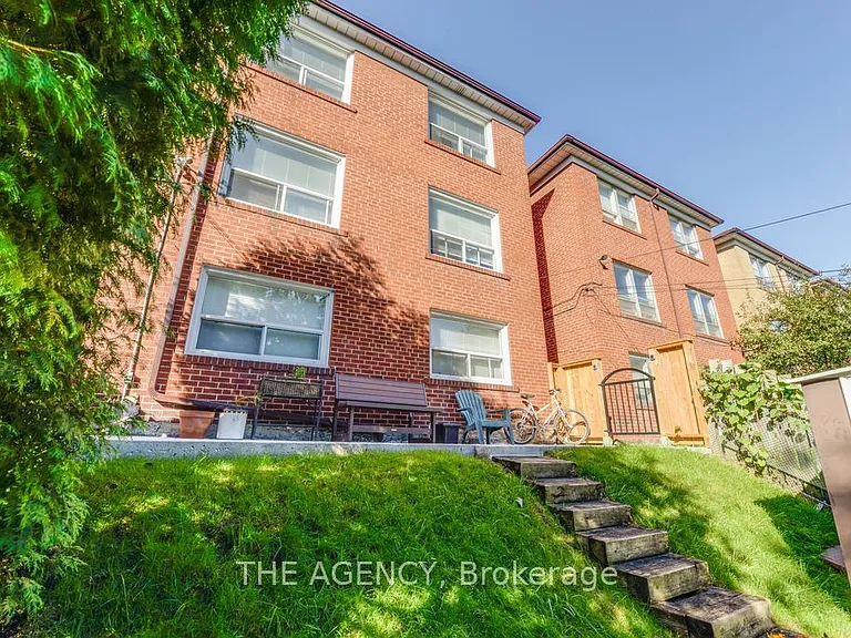75 Keele St #1 — Photo 11