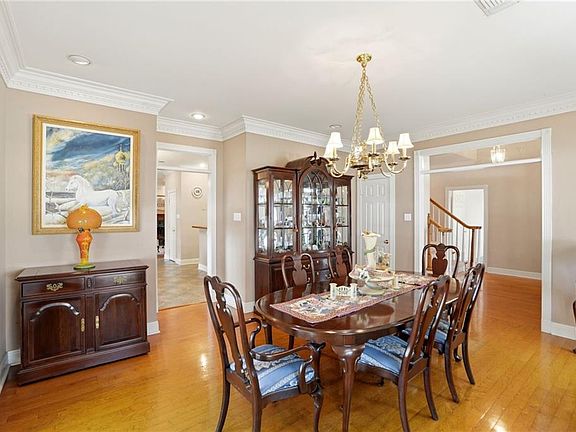 4th image of 612 Hesper Ave