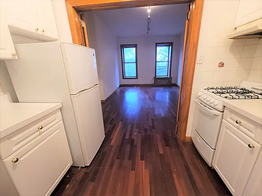 Rented by Gold & Appel Realty Corp | media 10