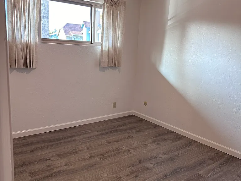 125 Neary St #10 — Photo 8