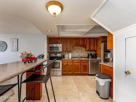 5th image of 901 S Atlantic Ave #Penthouse 2