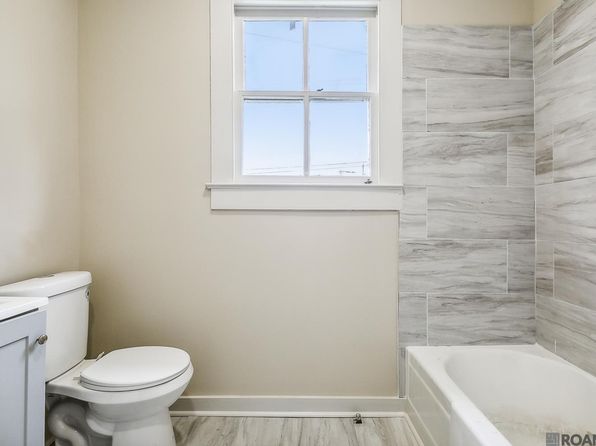 baton-rouge-louisiana-441803309 picture