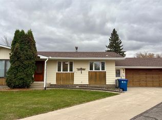 506 Grant Bay, Esterhazy, SK S0A0X0