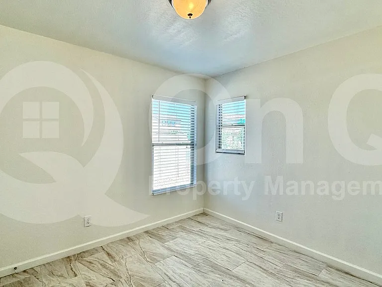 1081 W Palo Verde Ave — Photo 15