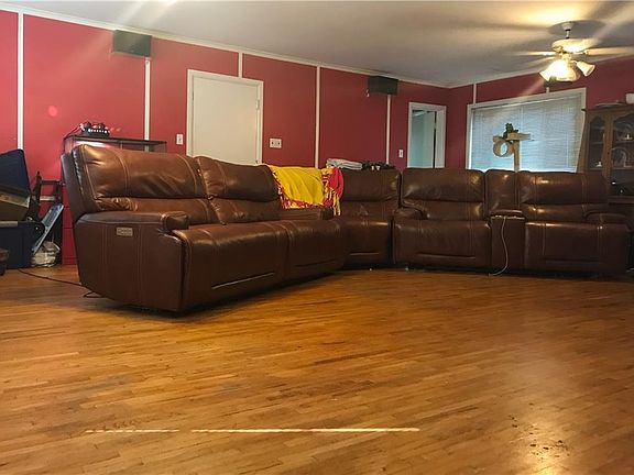 5th image of 521 Charles Dr