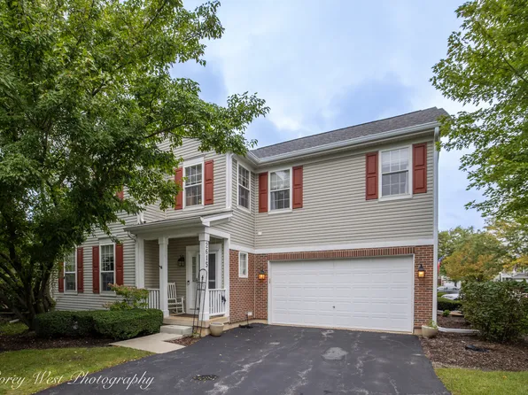2615 Lorraine Cir, Geneva, IL 60134