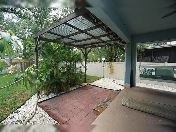 7303 S Shamrock Rd — Photo 32