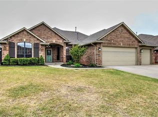 240 E Mobile Ter, Mustang, OK 73064