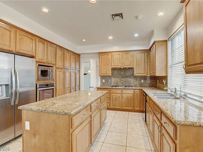 136 Ultra Dr — Photo 6