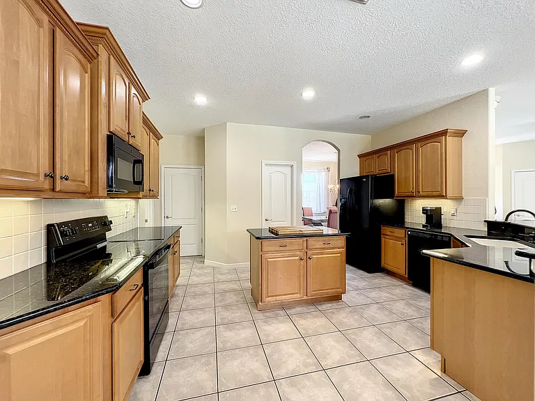 832 Cumberland Cir — Photo 8