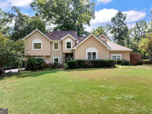 6319 Lakeview Dr, Buford, GA 30518