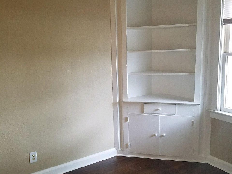2nd image of 1029 N Halagueno St
