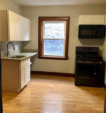 3rd image of 1939 Scoville Ave #1R