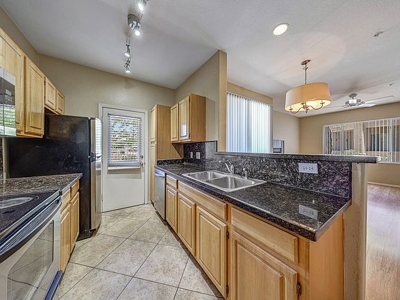 2nd image of 2929 W Yorkshire Dr Unit 1017