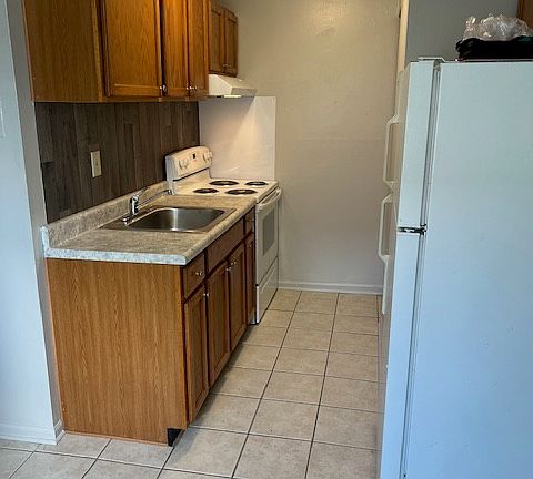 3rd image of 5456 Eastgate Dr APT 3