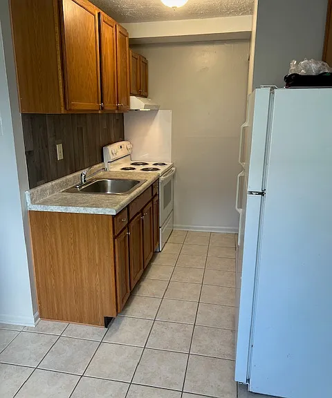 5456 Eastgate Dr #3 — Photo 3
