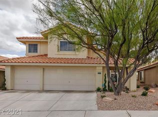 2016 Summit Pointe Dr, Las Vegas, NV 89117