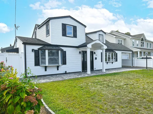 136 Reiss Avenue, Massapequa Park, NY 11762