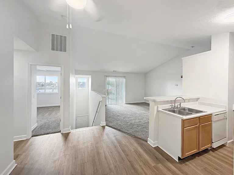 Cross Lake Apartments — Photo 106