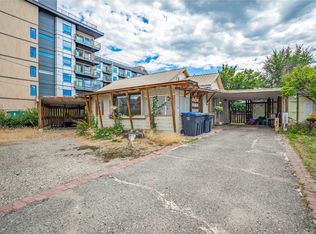 425 Leathead Rd, Kelowna, BC V1X2J3