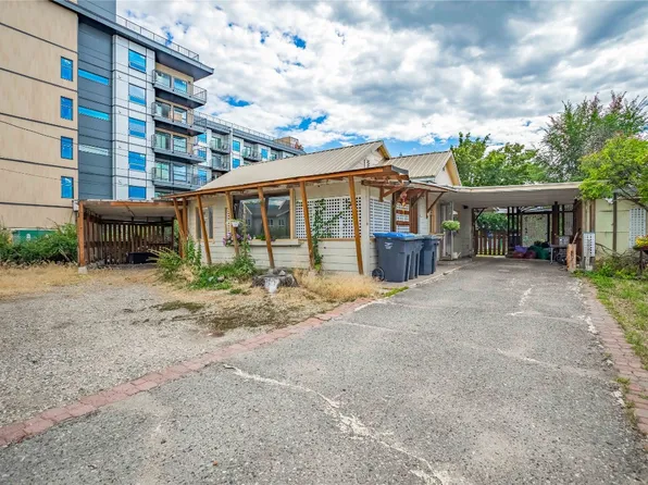 425 Leathead Rd, Kelowna, BC V1X 2J3