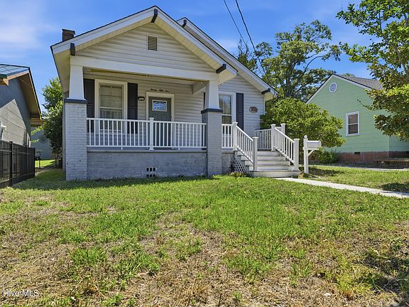 2nd image of 2055 Washington Street