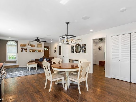 3rd image of 21 Louis Ave