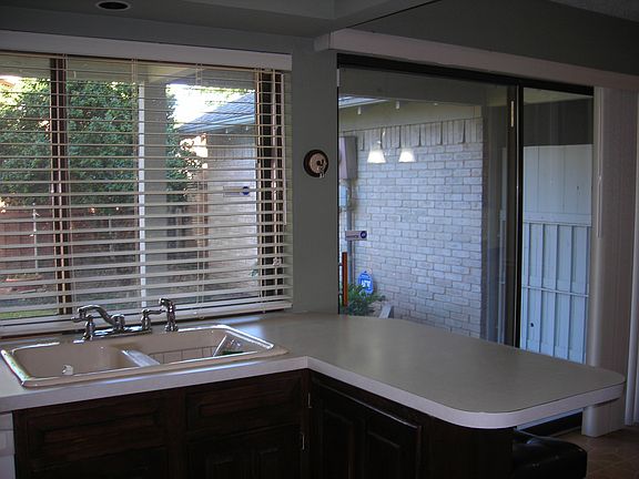 Bright kitchen/den