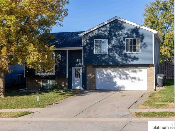 8812 N 77th Ave, Omaha, NE 68122