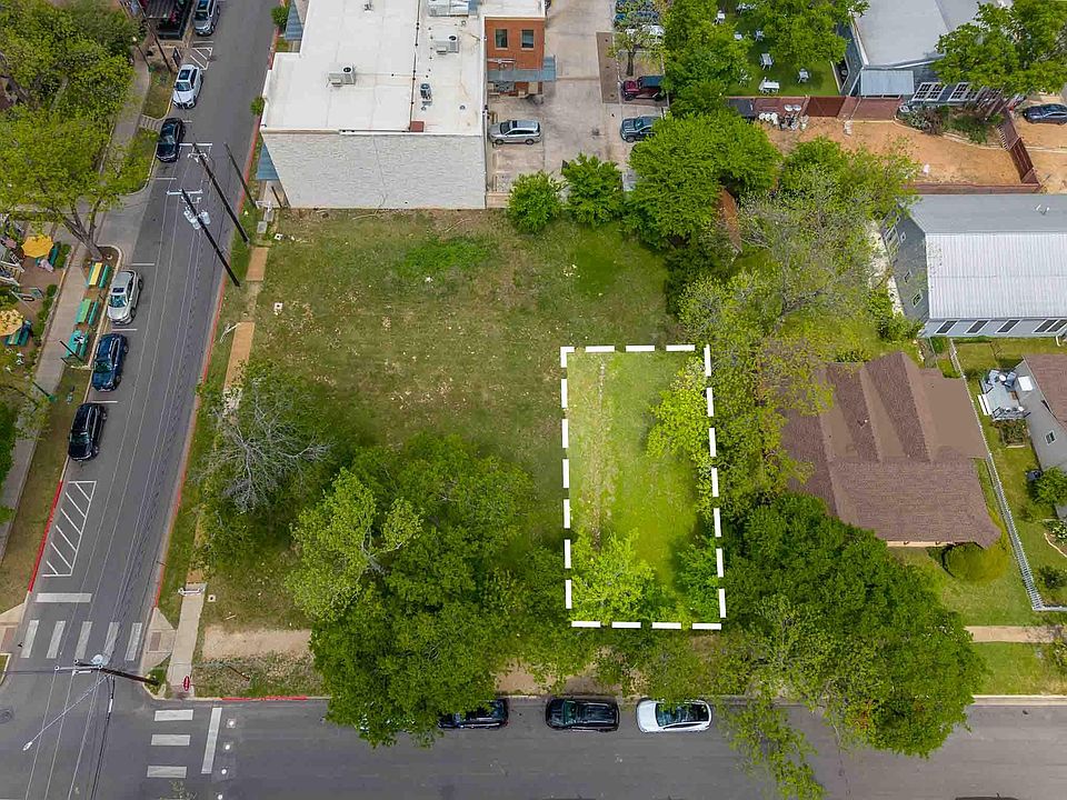 1st image of 205 E 9th St