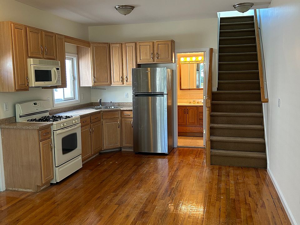 1st image of 157 Downes Ave #2