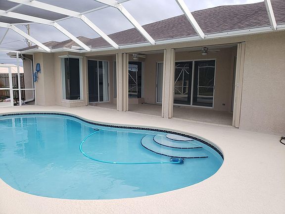 4th image of 158 SW South Danville Cir