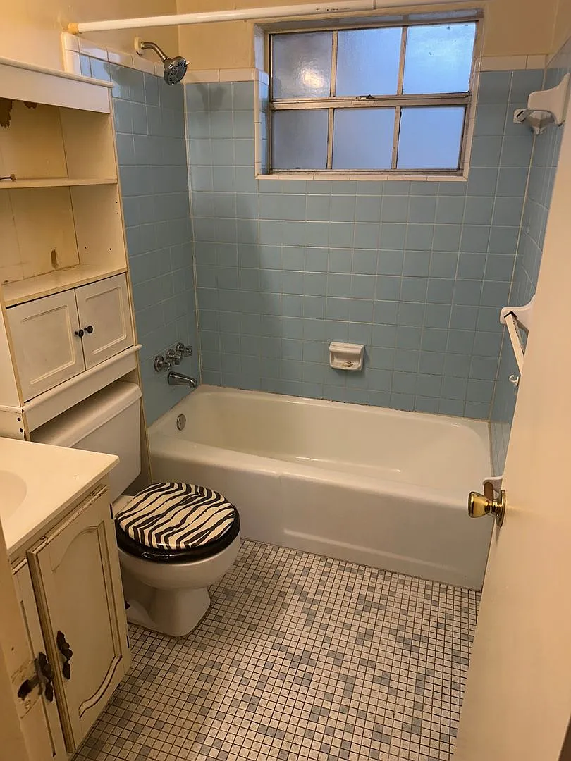 2 Bedroom, 1 Bath — Photo 4
