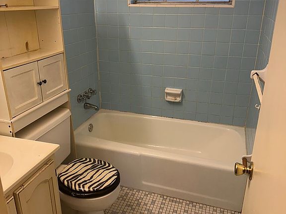 4th image of 5719 Cherry St