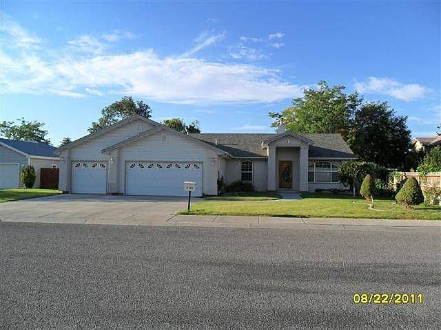 1st image of 2445 Cypress Ct