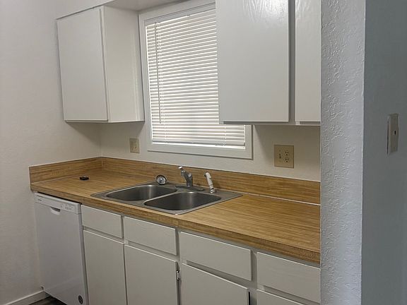 4th image of 3047 N Linda Vista Ln