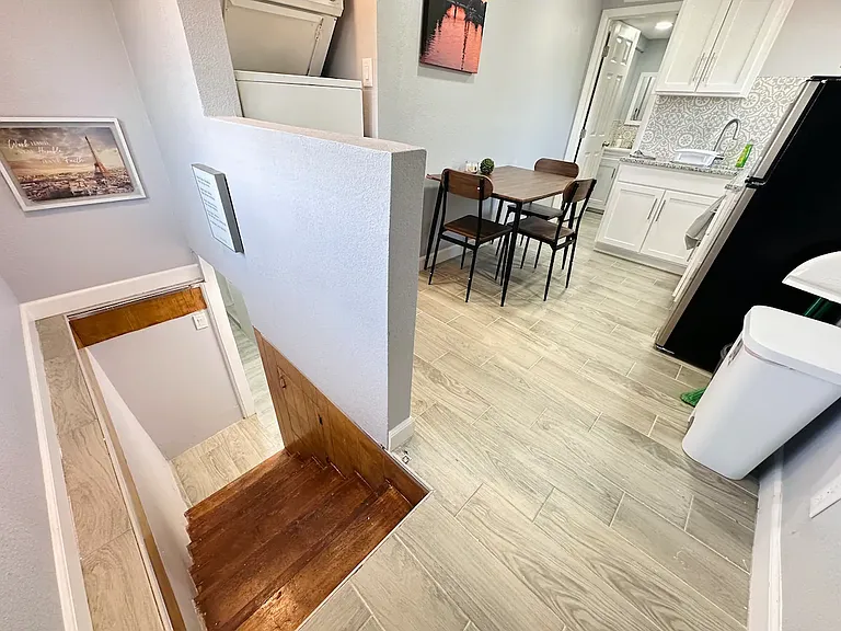 Full Kitchen with Dining Area