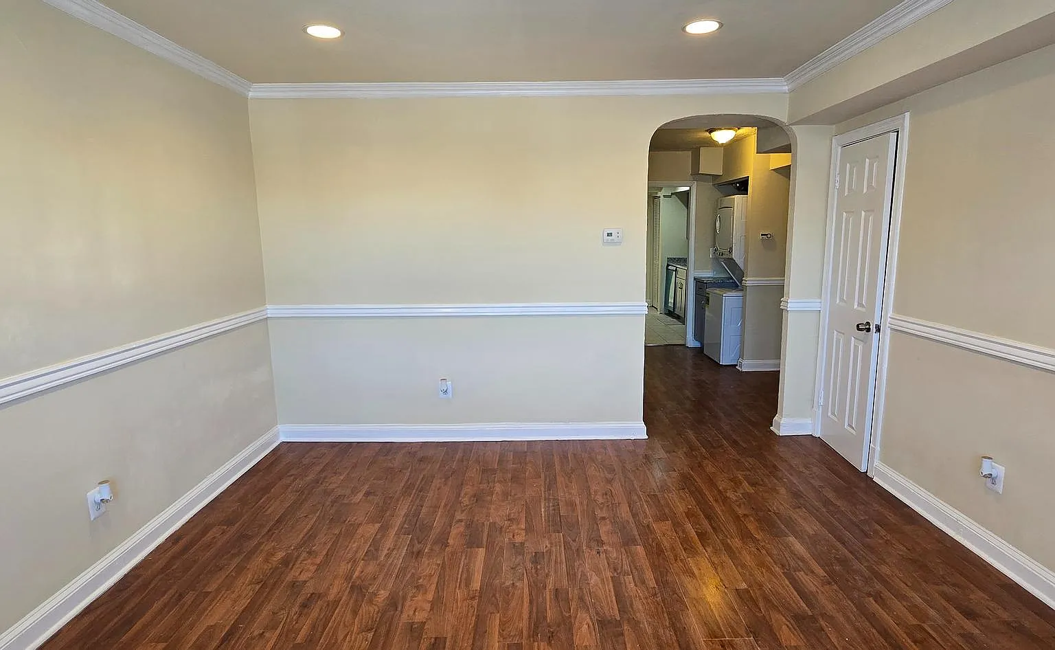 2 bed, 3210 sqft, $1,700 — Photo 3