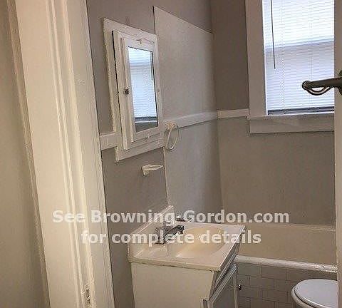 2nd image of 1517 Bernard Ave #A