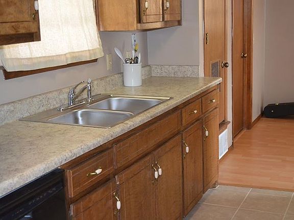 Kit.-new countertop,hardware