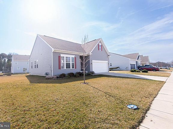 3rd image of 159 Regulator Dr N