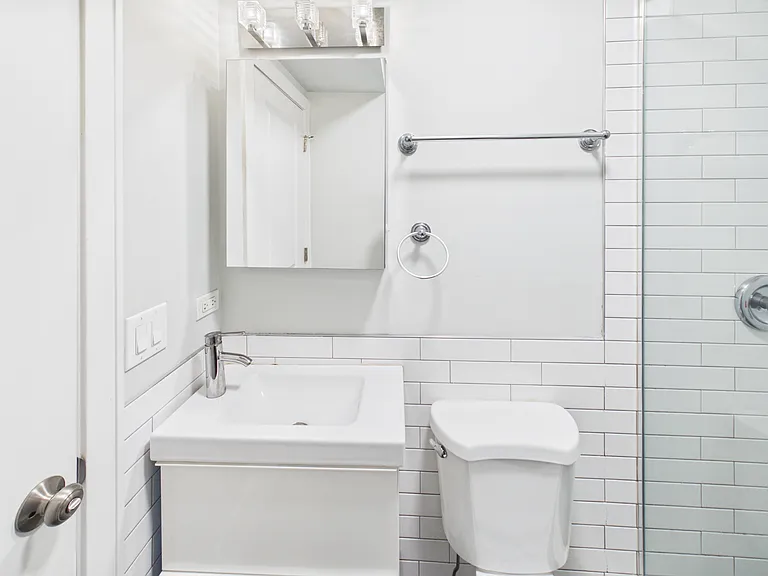 2819 W 25th St #2 — Photo 12