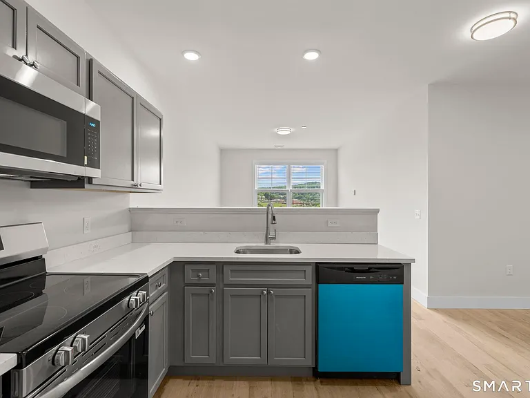 113 Canal St W #302 — Photo 24