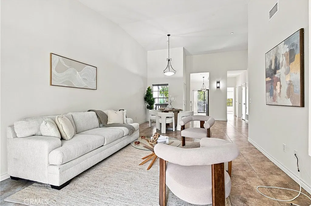 2 bed, 1177 sqft, $3,400 — Photo 3
